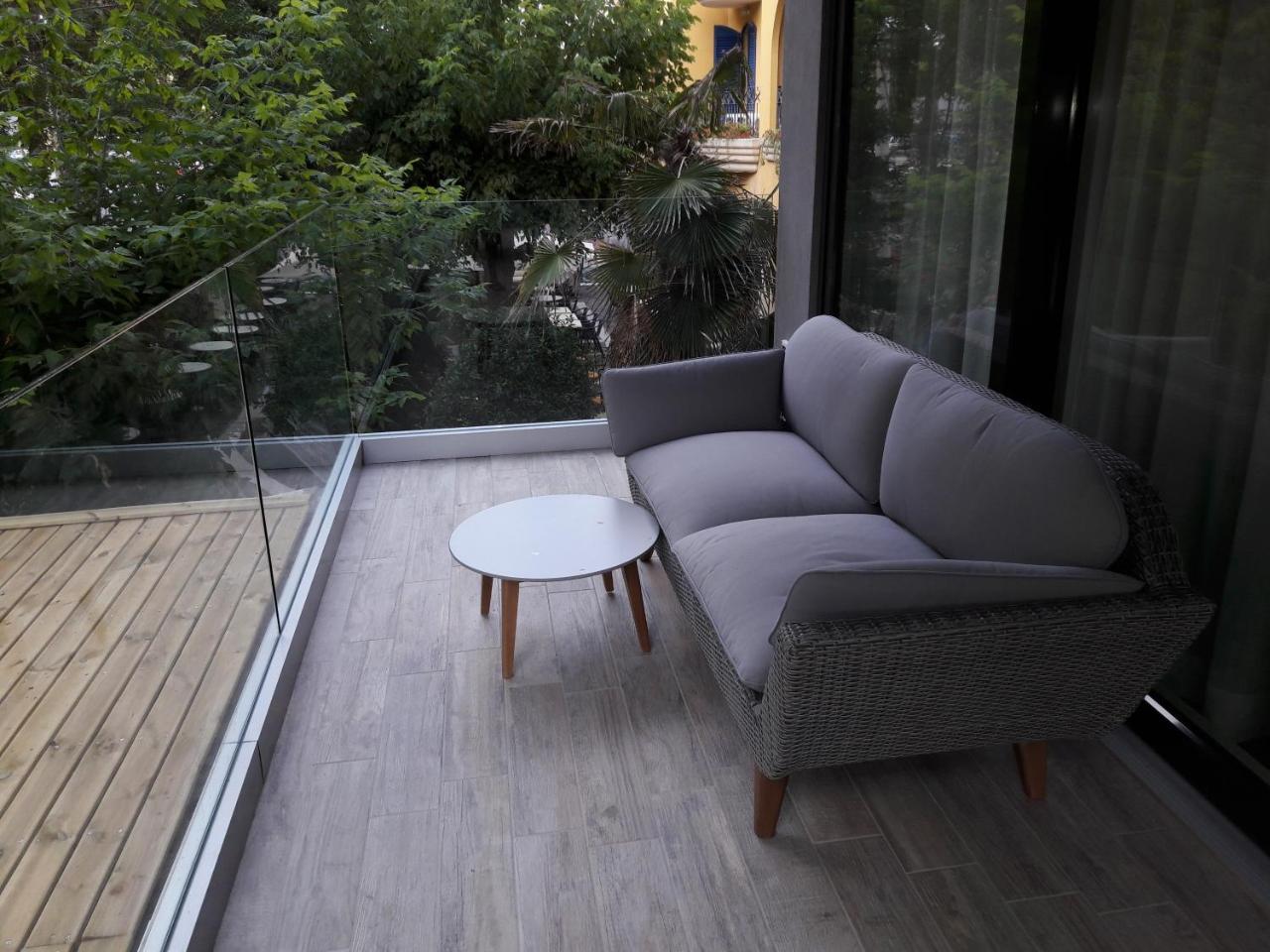 Central Stema Luxury Misano Adriatico Exteriör bild